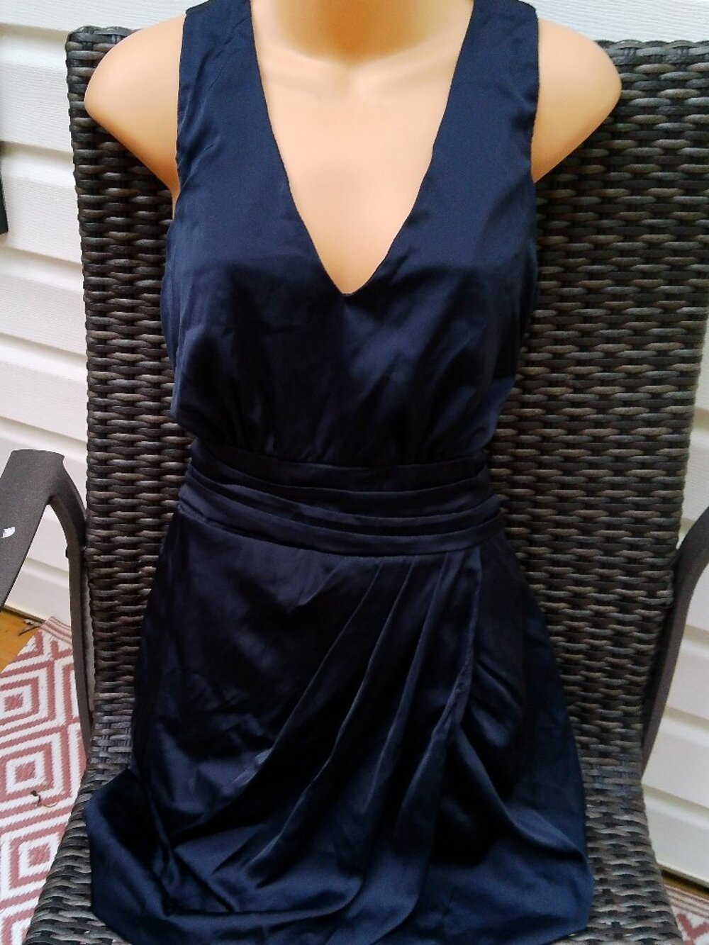 DO t BE NAVY SATIN DRESS SIZE MED GOOD SHAPE
